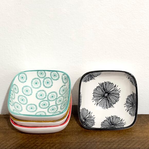 Now Designs: Mix and Prep, Porcelain Pinch Bowls - Set of 4 (2 oz. capacity) - Picture 7 of 8